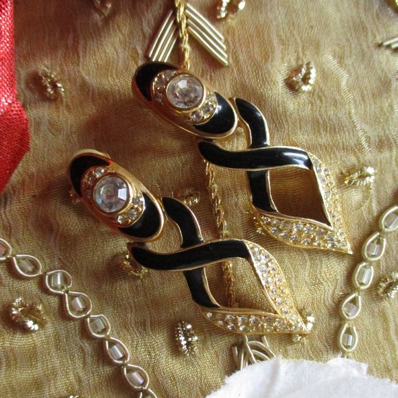 VINTAGE BIJOUX NEW YORK DESIGNS – BLACK GOLD CRYSTAL CLIP-ONS - Picture 1 of 9